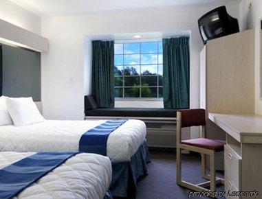 Microtel Inn & Suites By Wyndham Broken Bow Room photo